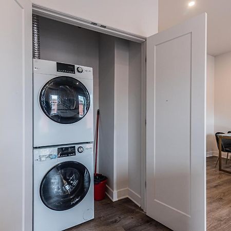 2 Bedroom Luxury In The Mile End By Den Stays Montréal Dış mekan fotoğraf