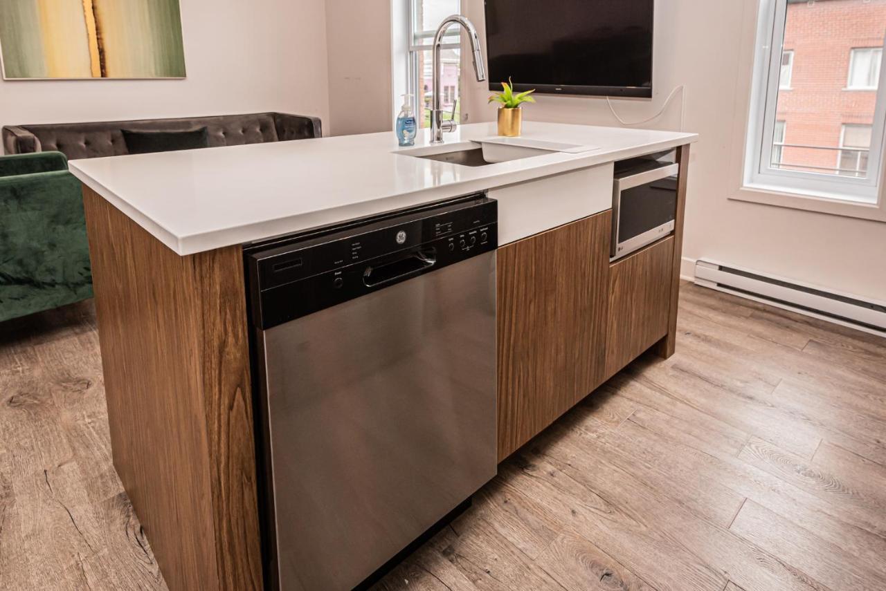 2 Bedroom Luxury In The Mile End By Den Stays Montréal Dış mekan fotoğraf